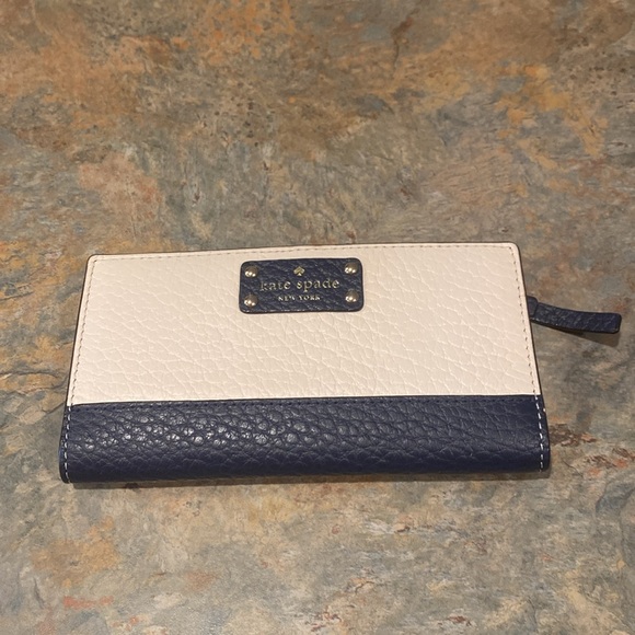 Kate Spade New York Bay Street Stacy Leather Bi-Fold Wallet NWT - Picture 2 of 8